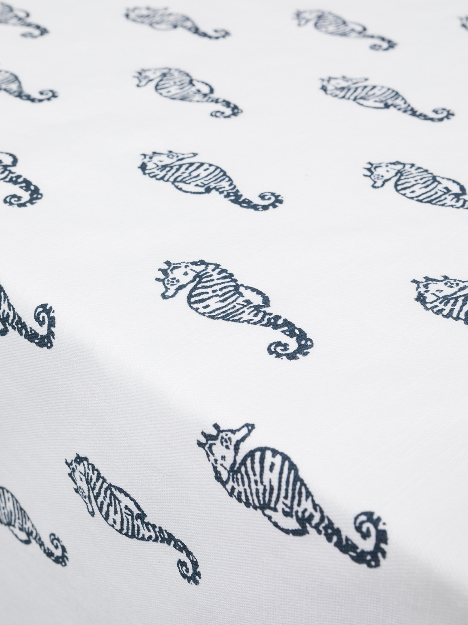 Tablecloth with seahorses in slub cotton., White / Blue, large image number 1