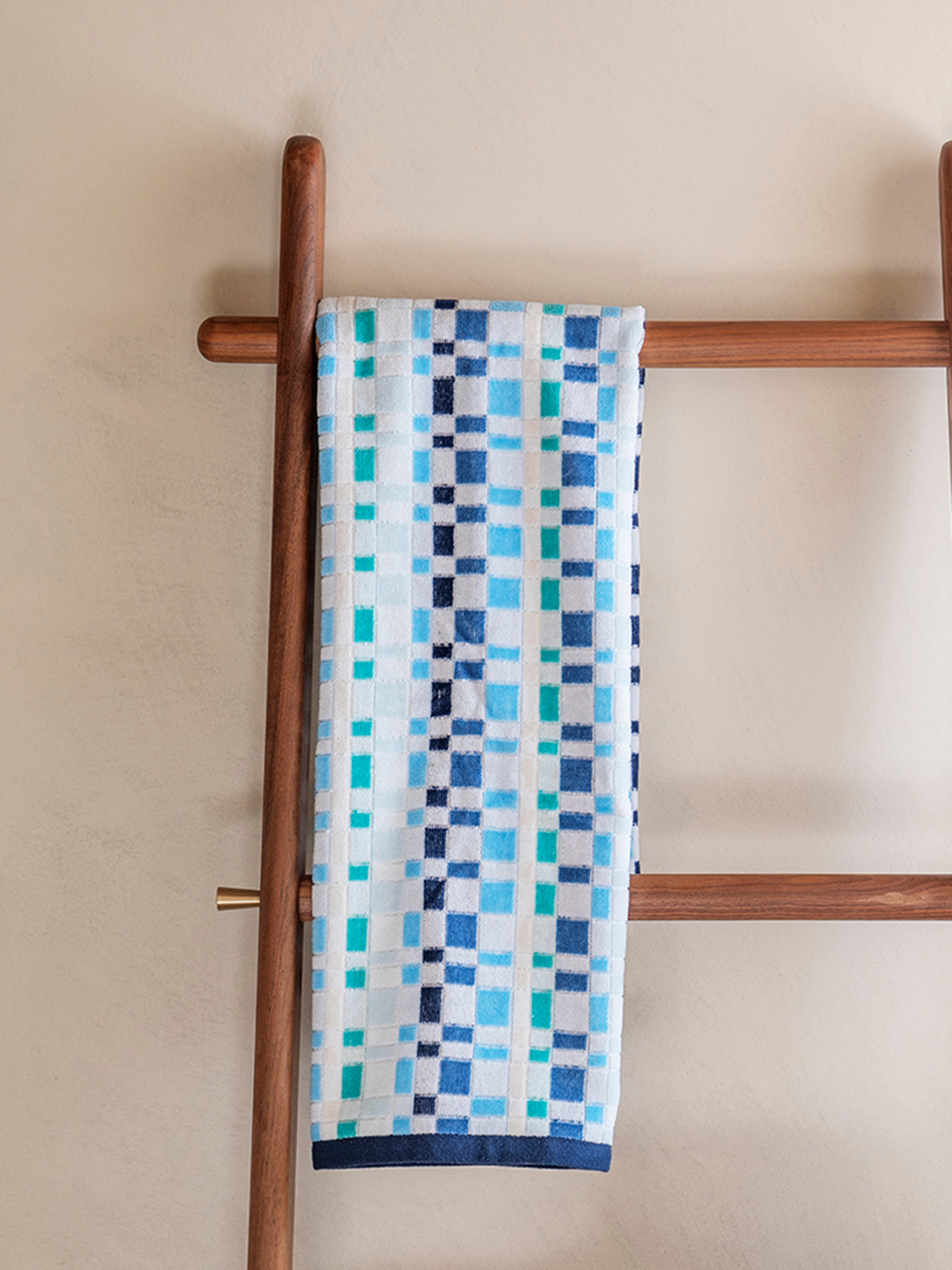Asciugamano cotone velour motivo mosaico, Azzurro, large image number 3