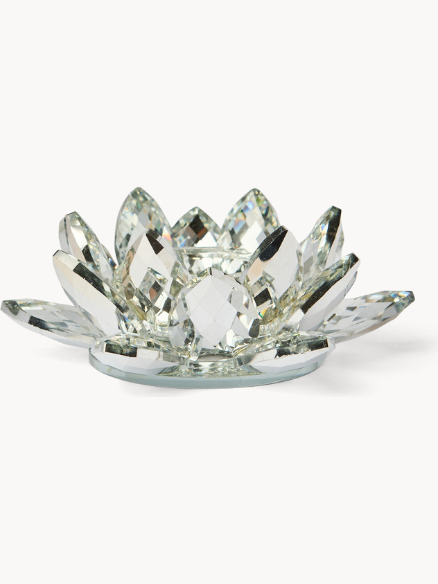 Flower-shaped candle holder