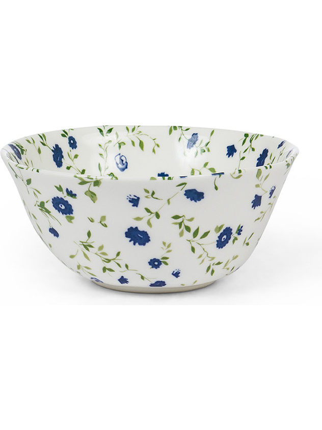 Porcelain bowl with flower motif