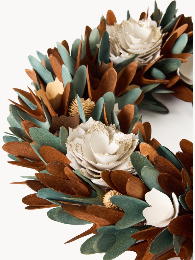 Ghirlanda in legno con fiori