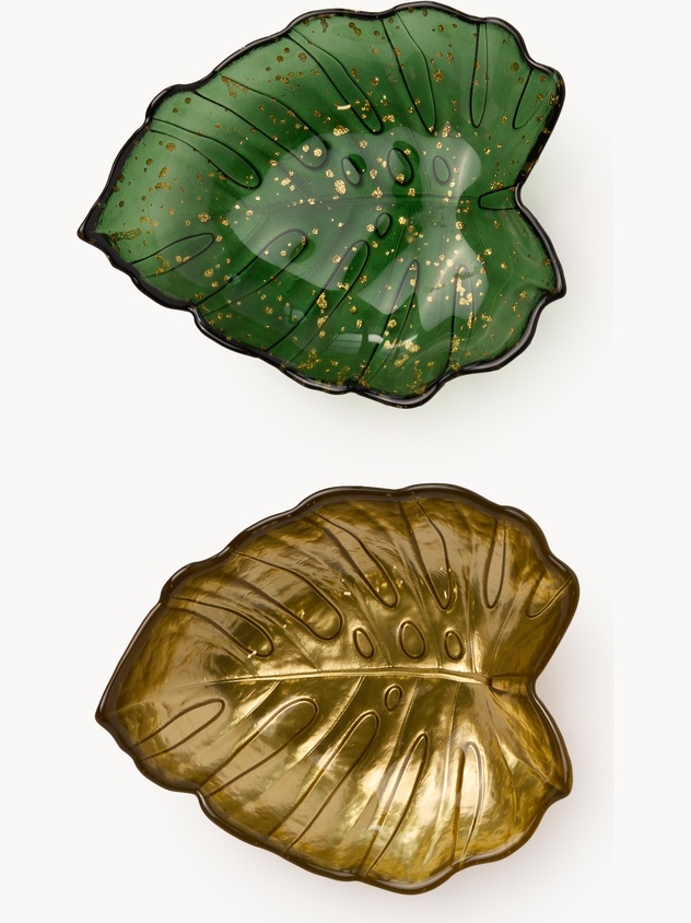 Monstera leaf plate
