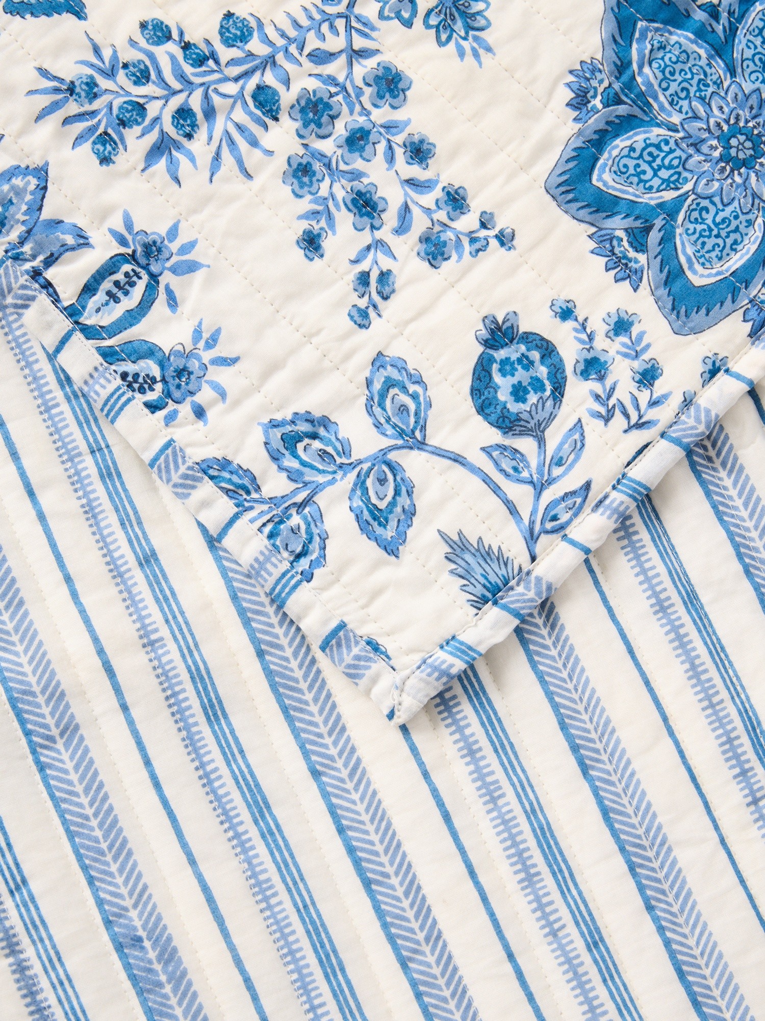 Copriletto trapuntato in cotone stampato, Bianco/Blu, large image number 1