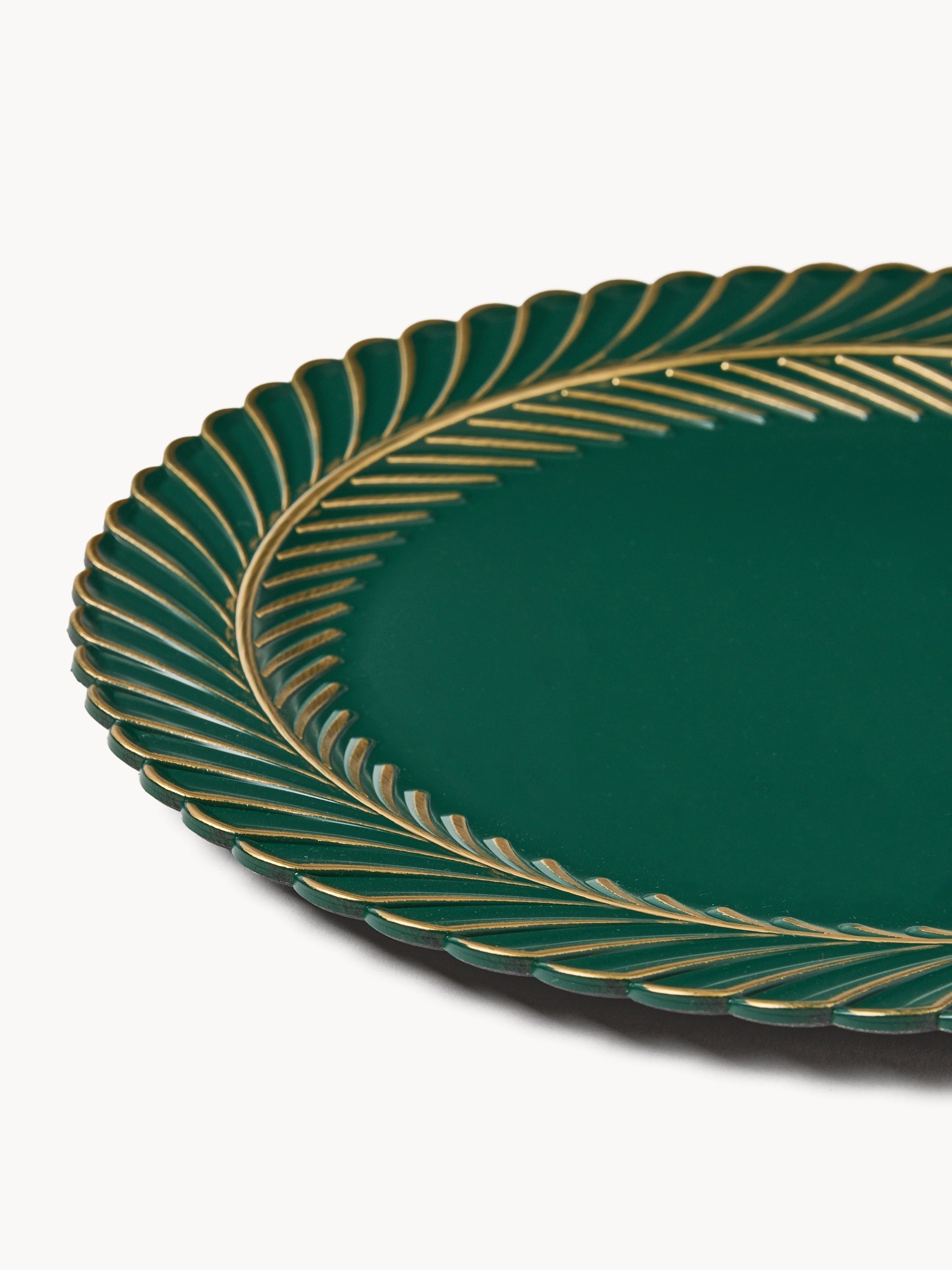 Round charger plate with a decorative edge, Verde/Oro, large image number 1