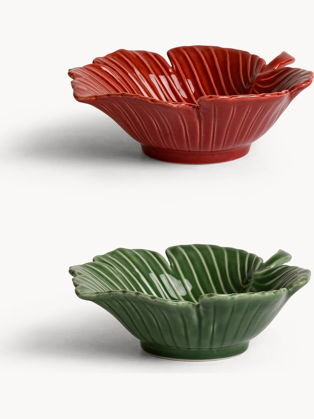 Leaf-shaped stoneware cup