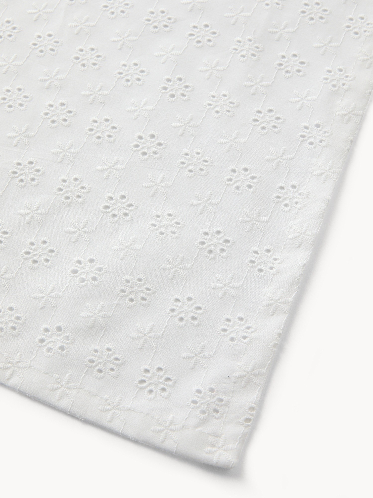 , White, large image number 1