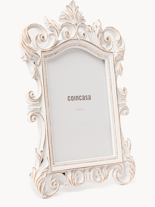 Hand-finished photo frame with baroque motif