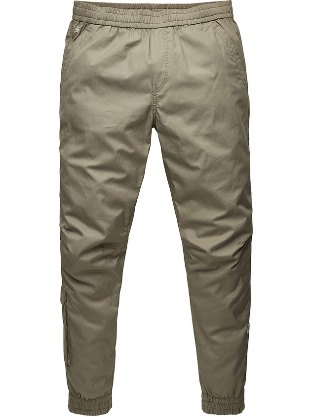 Chino relaxed cuffed trainer