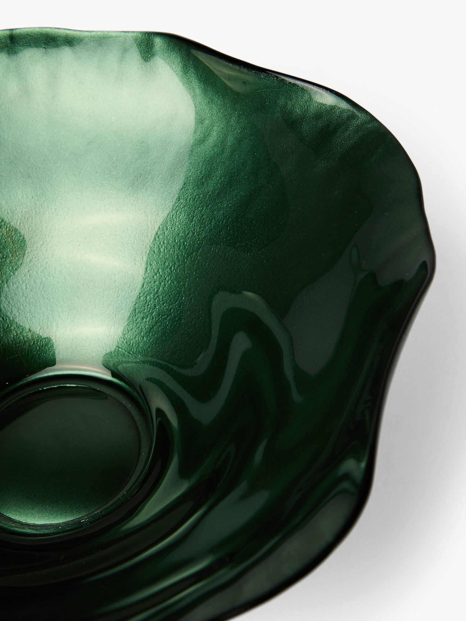 Wavy sprayed glass bowl, Green, large image number 1