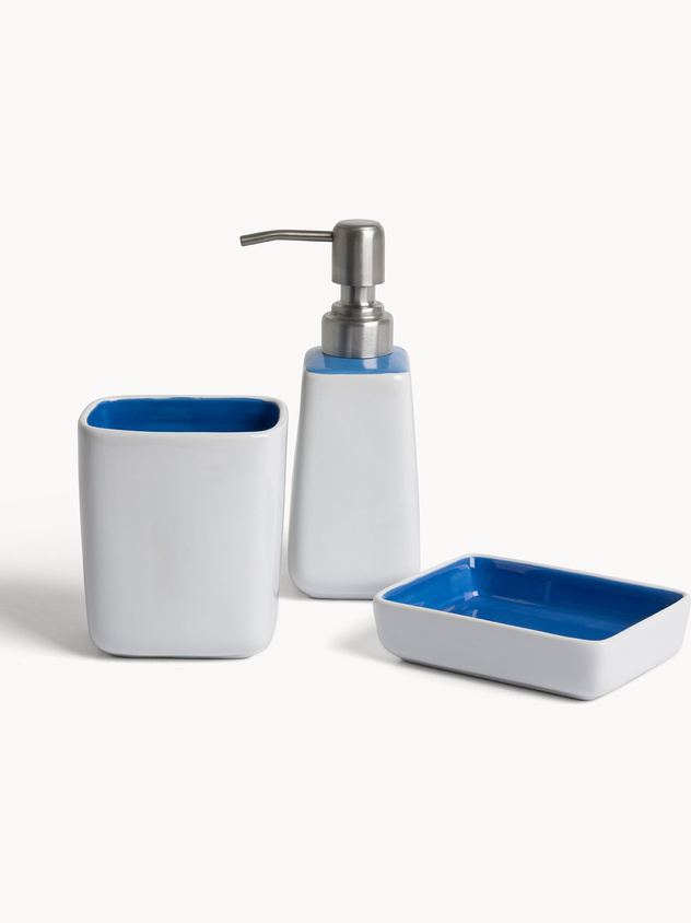 Set of 3 bathroom accessories