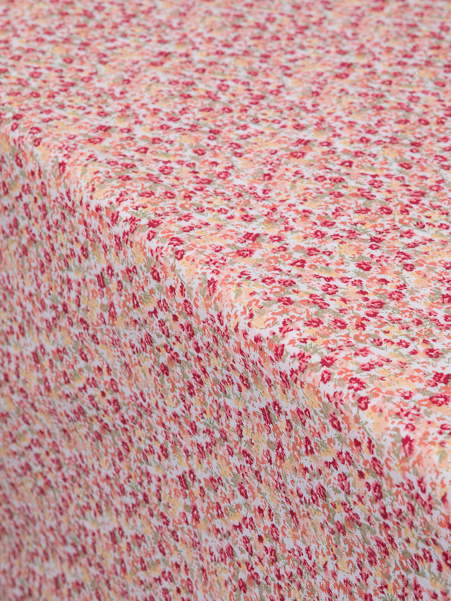 Water-repellent cotton tablecloth with small flowers print, Pink, large image number 1