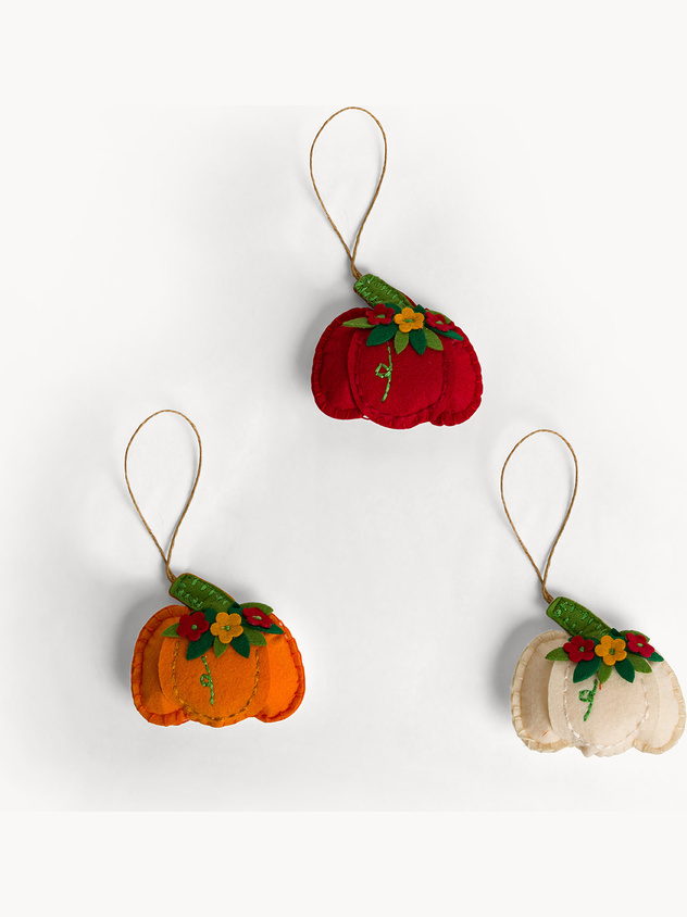 Felt pumpkin napkin ring