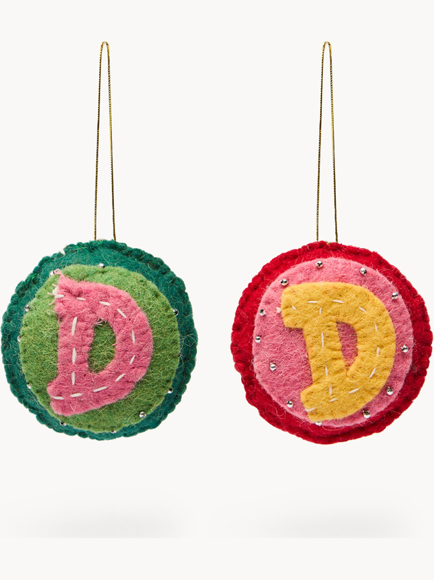 Pallina in feltro lettera D