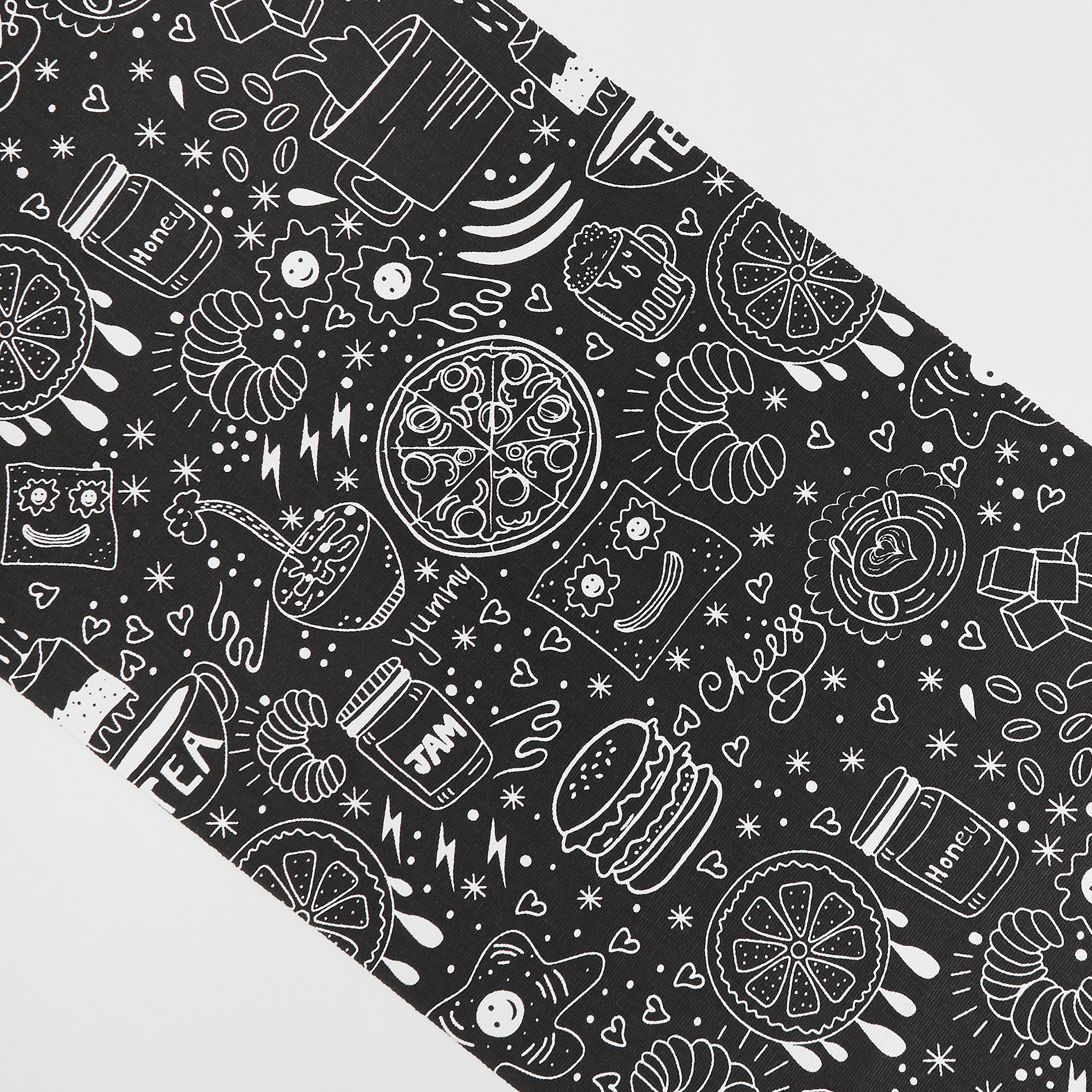 100% cotton table runner with food print, Black, large image number 1
