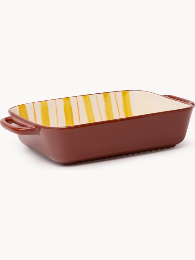 Ceramic baking dish with handles