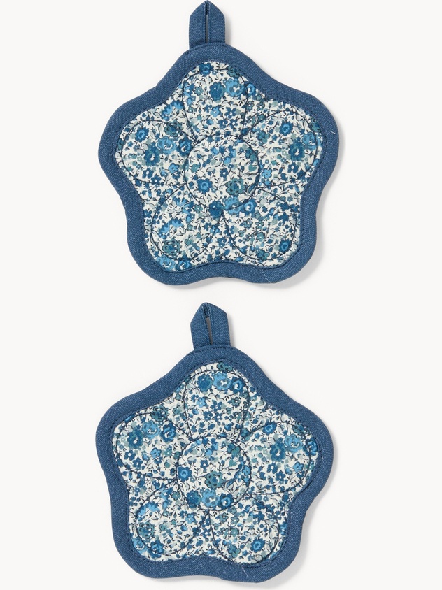 Set of 2 pure cotton shaped pot holders with flower print - Discounted Price