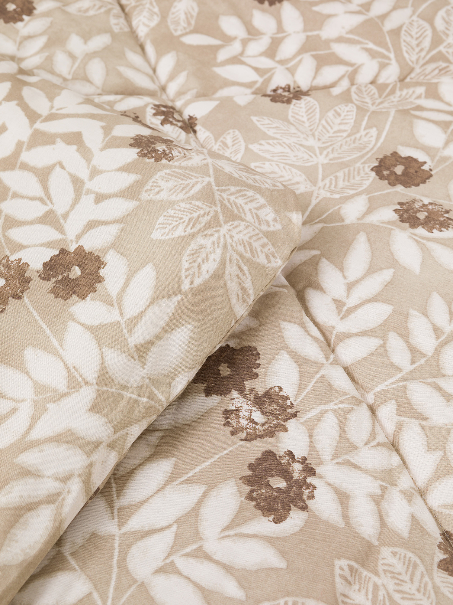 Floral patterned cotton quilt, Beige, large image number 1