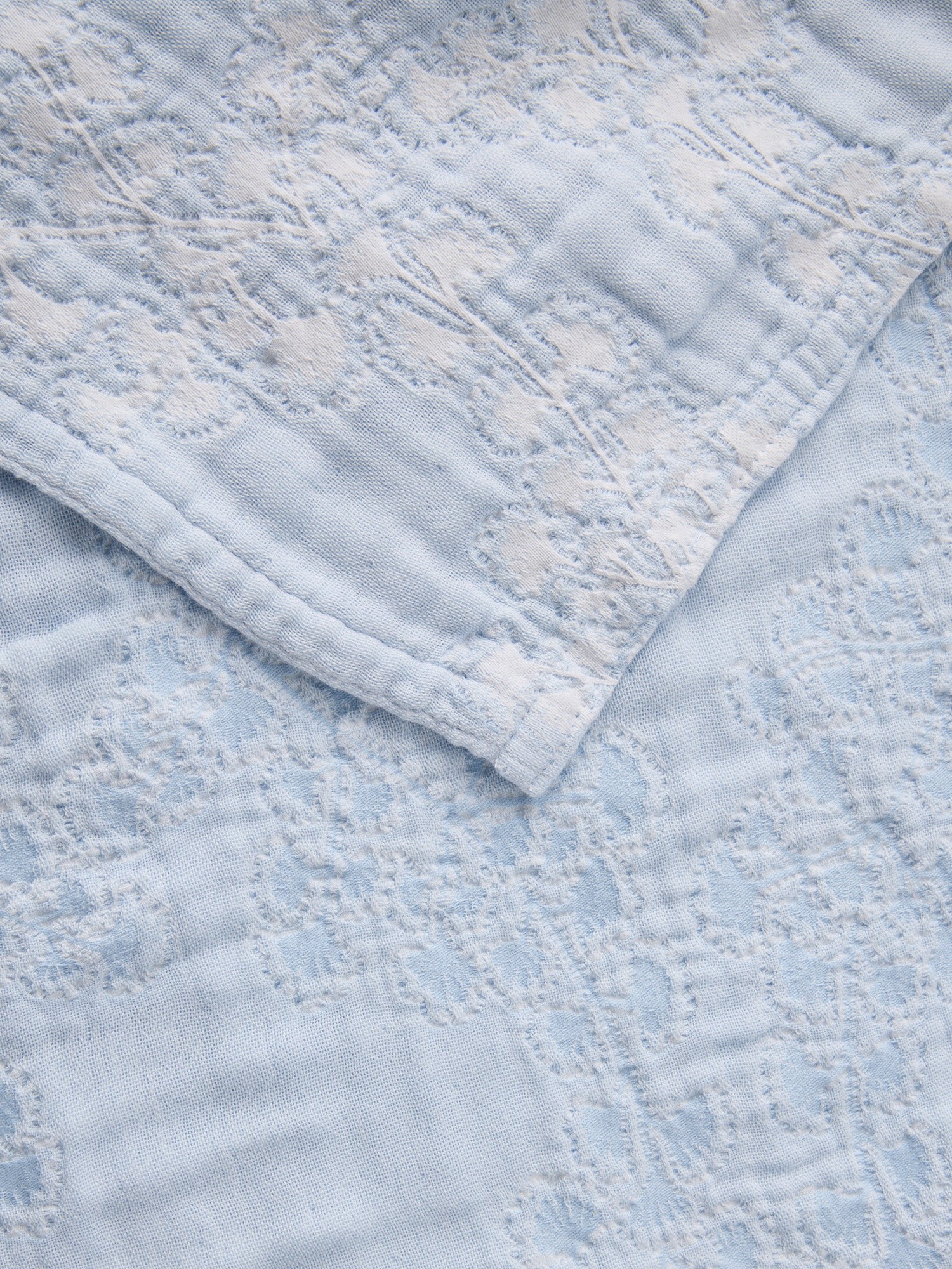 Copriletto in puro cotone motivo ortensie, Azzurro Chiaro, large image number 1