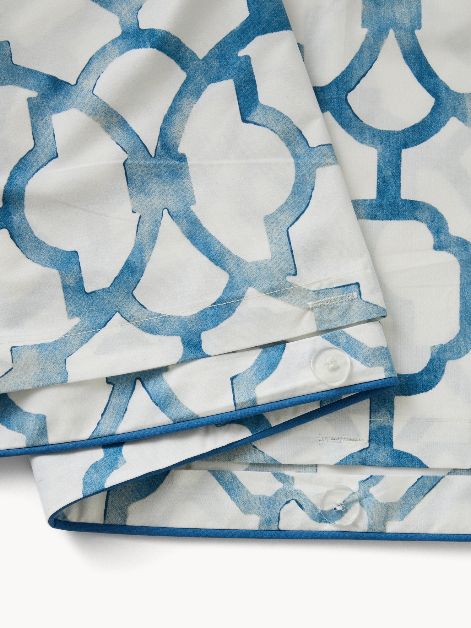 , White / Blue, large image number 1