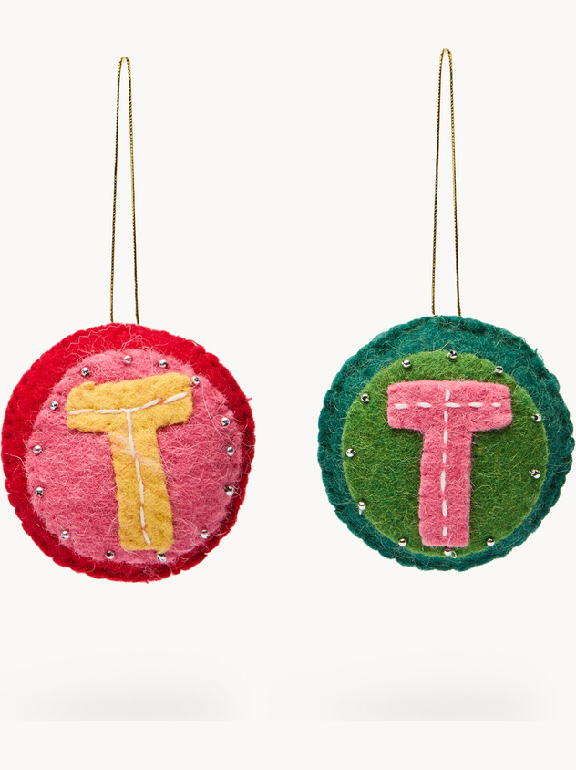 Pallina in feltro lettera T