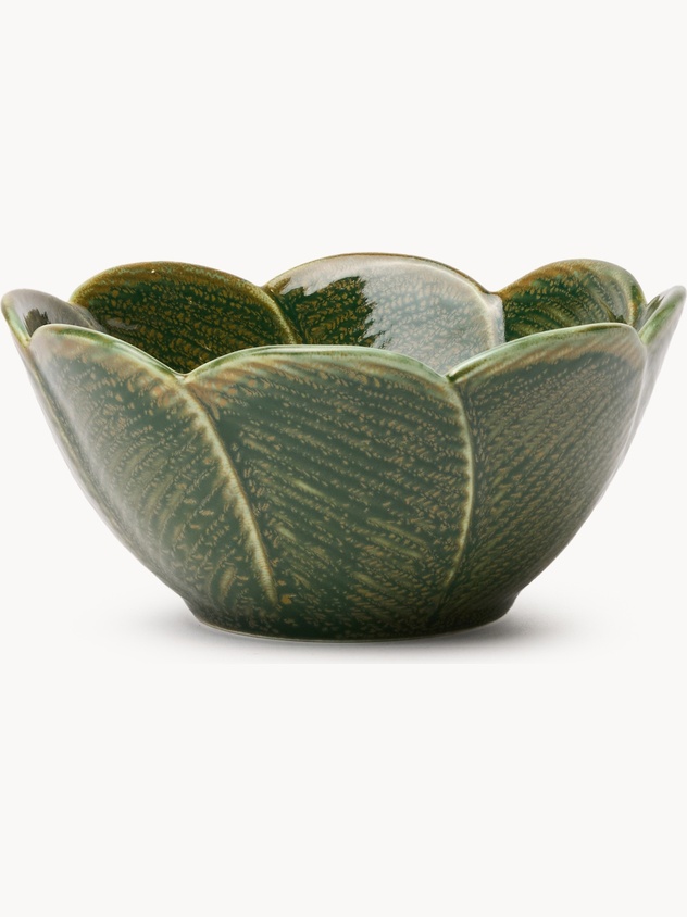 Porcelain bowl in the shape of a flower
