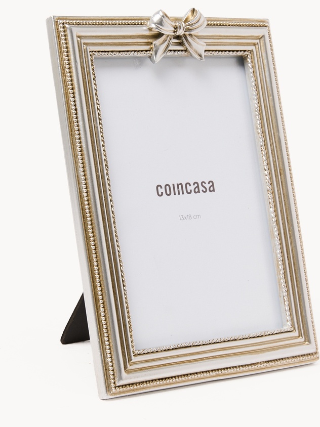 Hand-finished photo frame with bow detail