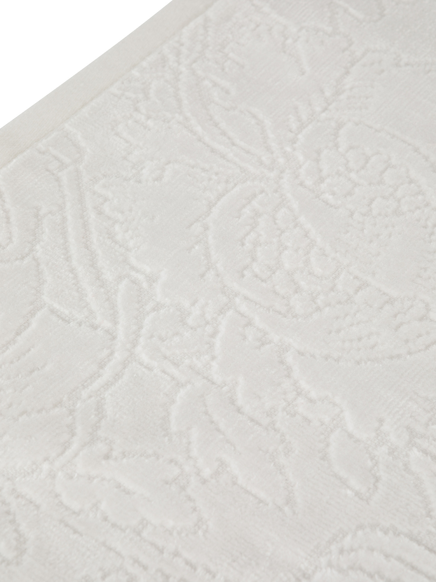 Asciugamano in velour di puro cotone tinta unita con lavorazione fiori, Bianco, large image number 2