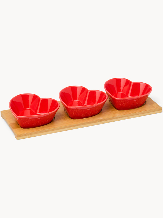 Bamboo wood appetizer dish with 3 heart-shaped cups