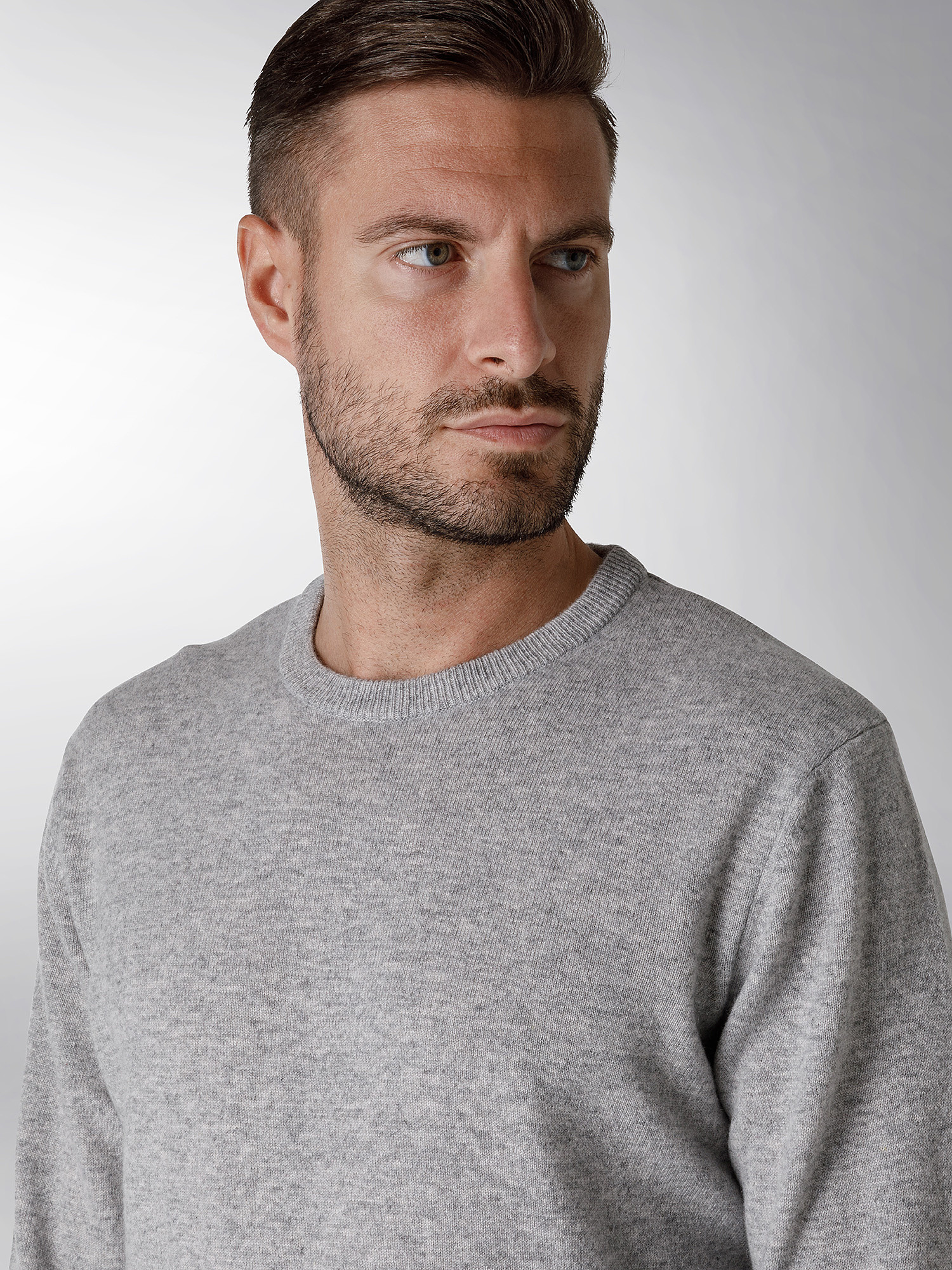 Coin Cashmere - Crewneck sweater in pure premium cashmere, Light Grey, large image number 3