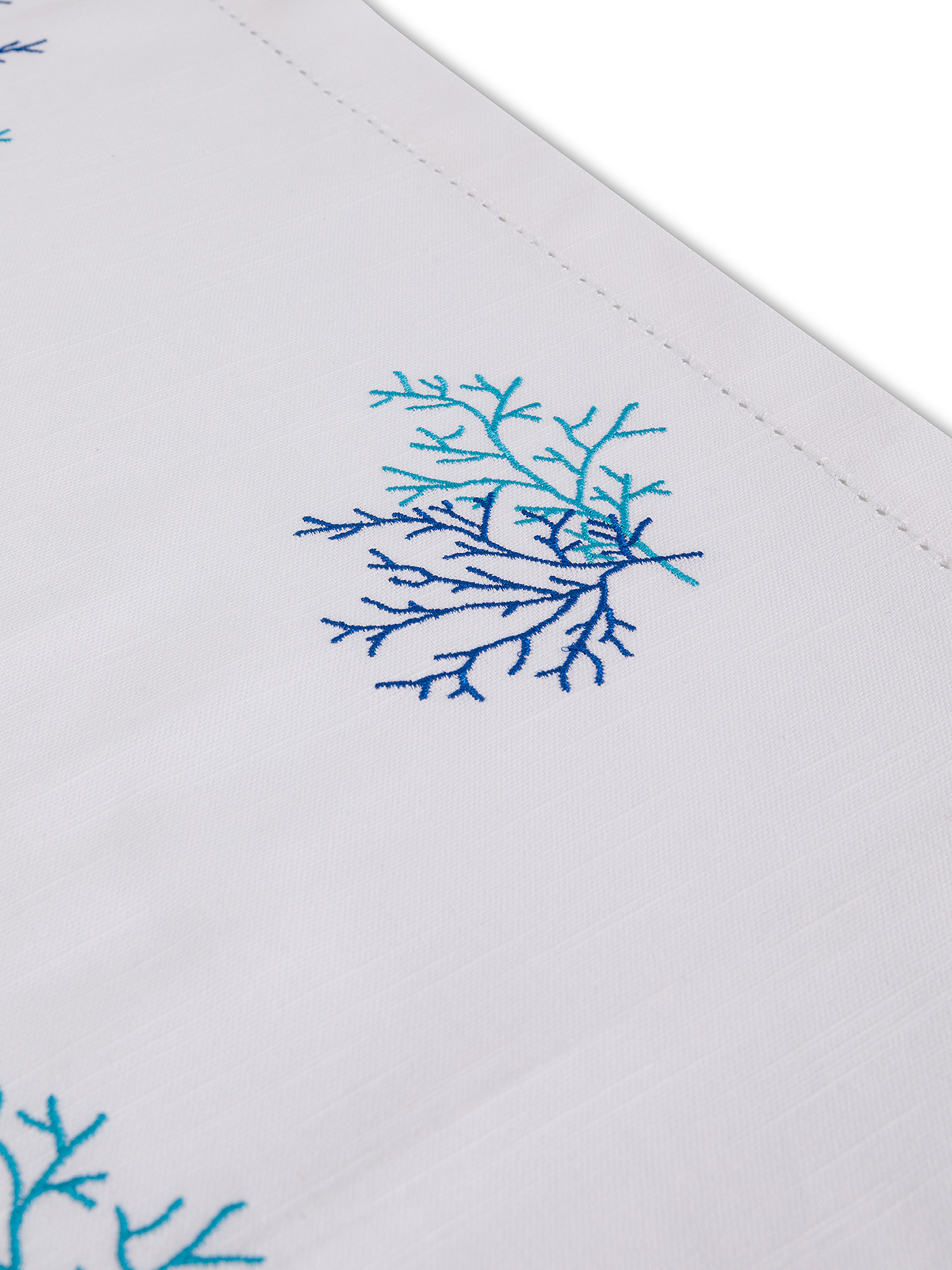 Runner in pure slub cotton with ajour hem and coral embroidery., White / Blue, large image number 1