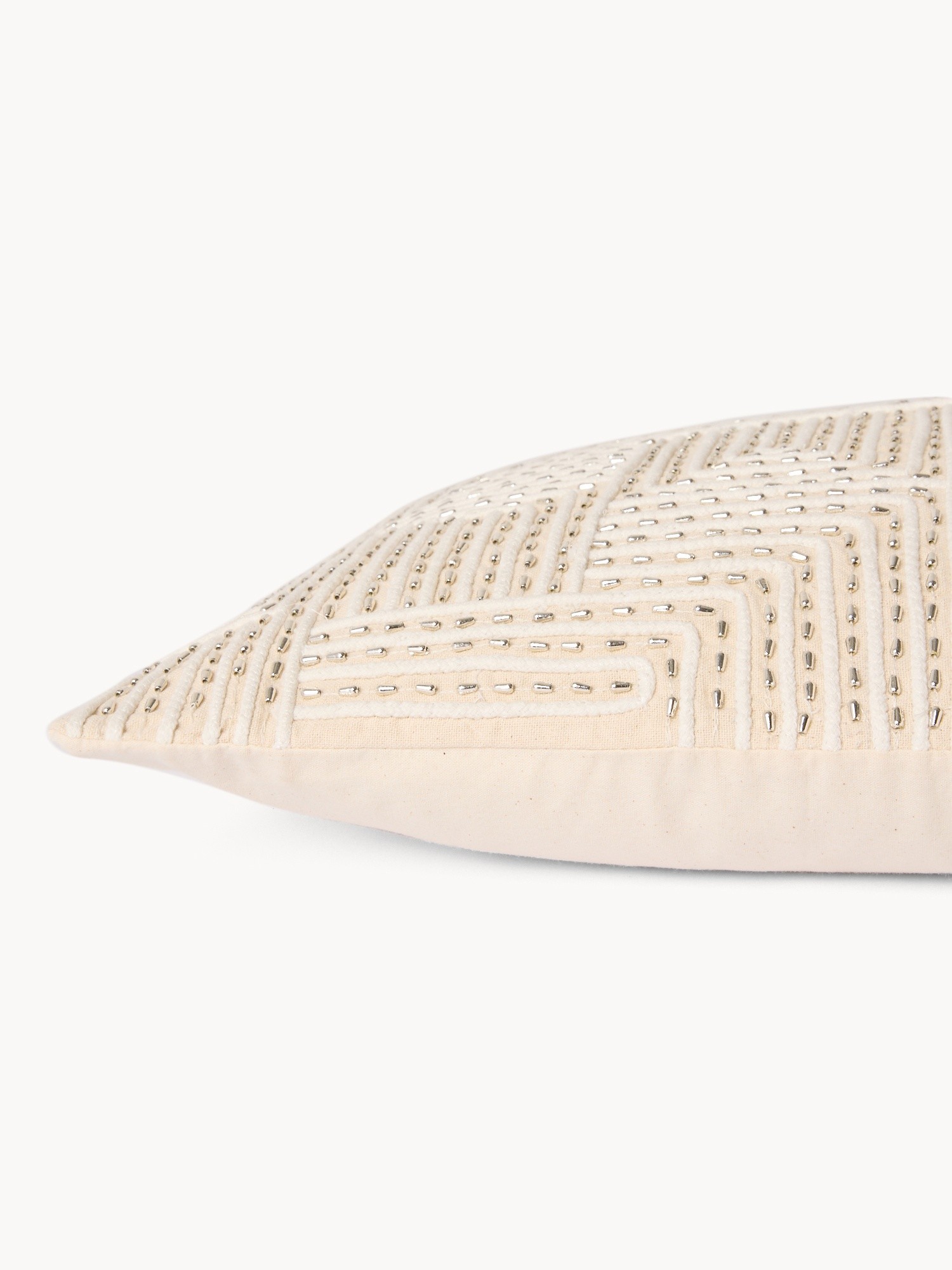 35x65 cm cotton cushion with geometric pattern and beaded appliques, White, large image number 4