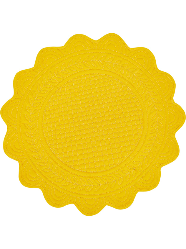Quilted flower-shaped table mat in 100% cotton