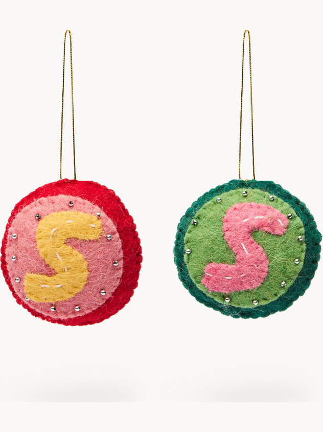 Pallina in feltro lettera S