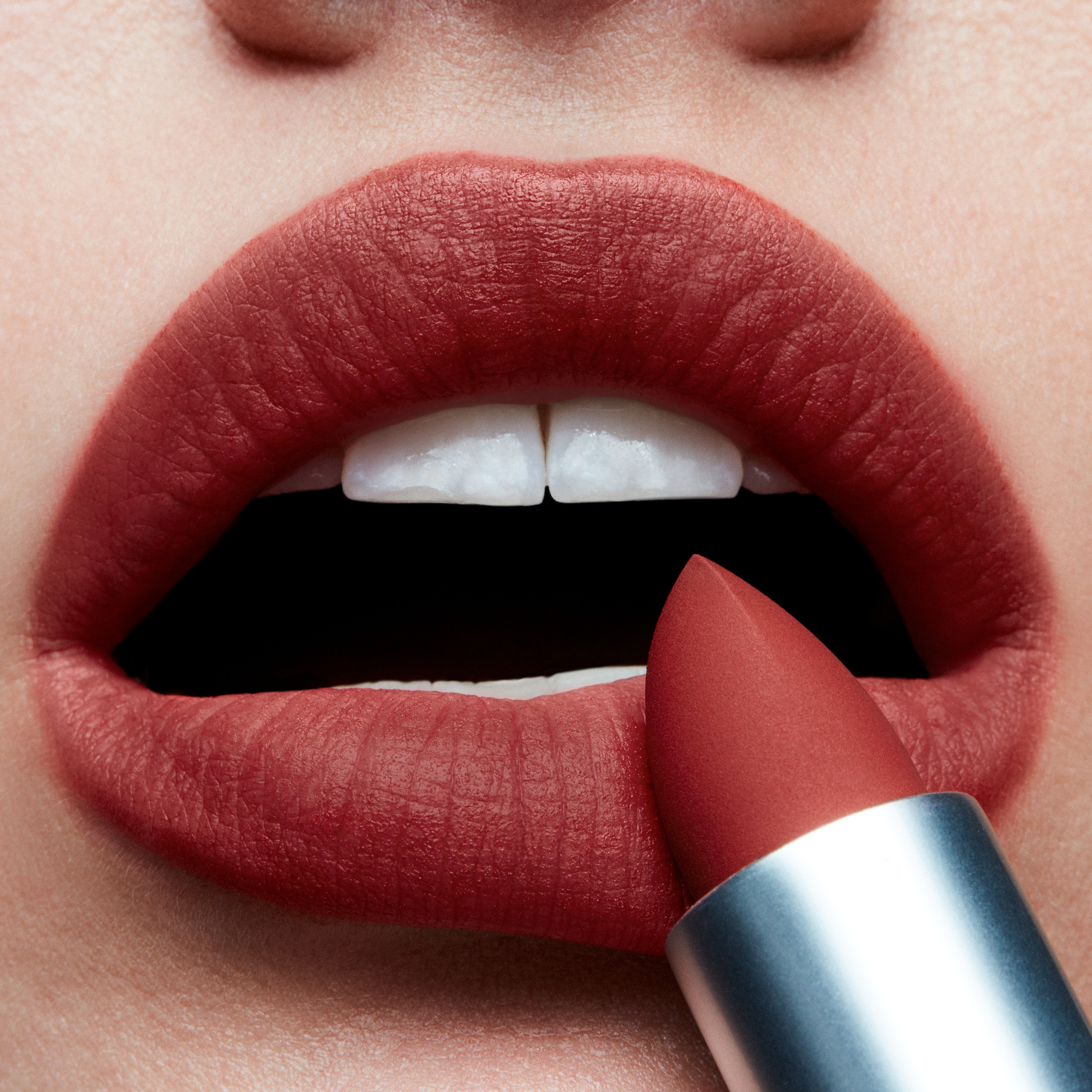 Powder Kiss Lipstick - Devoted To Chili, DEVOTED TO CHILI, large image number 1