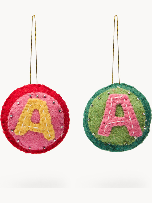 Pallina in feltro lettera A