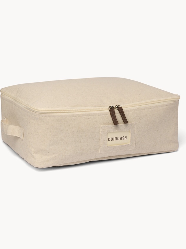 Zippered organizer with label pocket