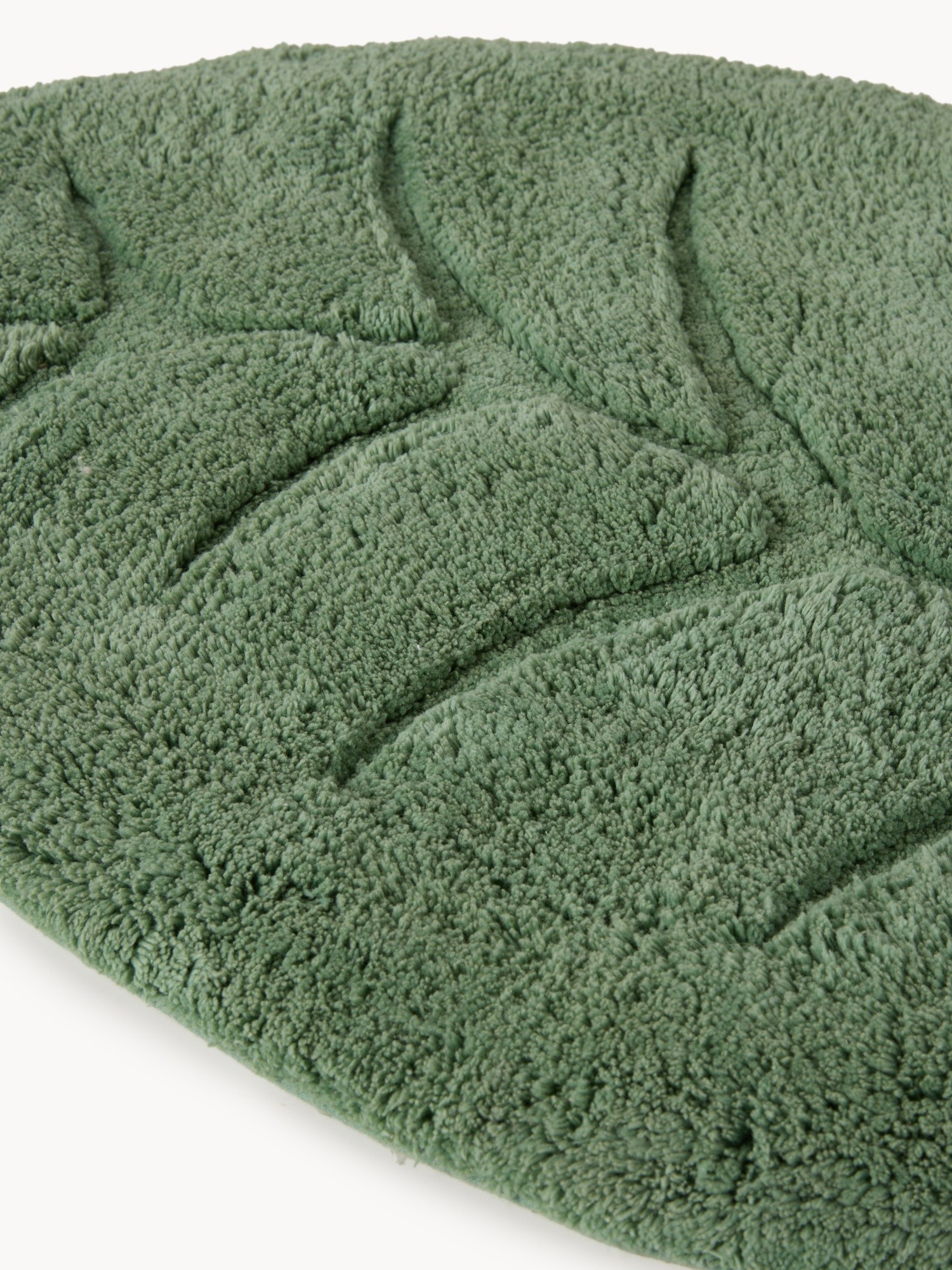 Shaped tufted cotton bath mat, Green, large image number 1