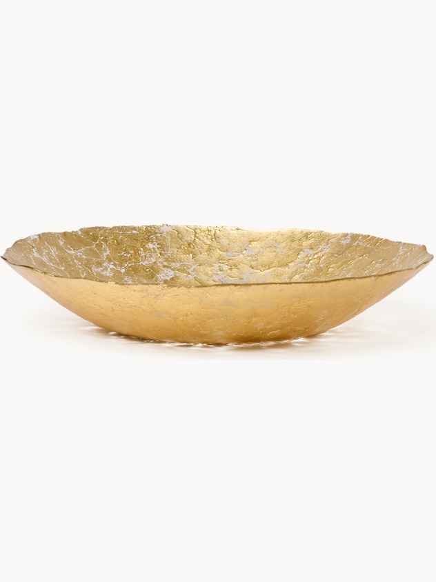 Glass centerpiece with a textured finish