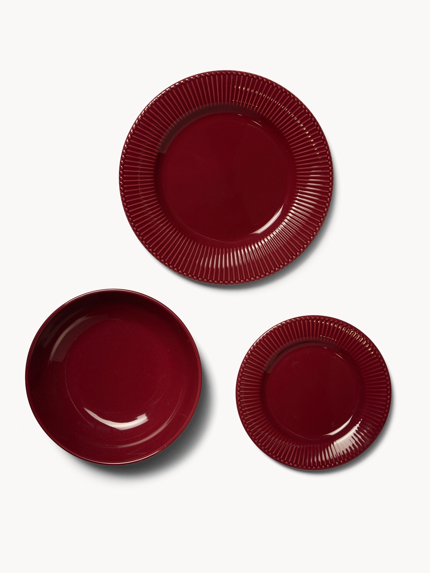 Set of 18 Ceramic Plates with Berry Pattern - Discounted Price, Dark Red, large image number 1
