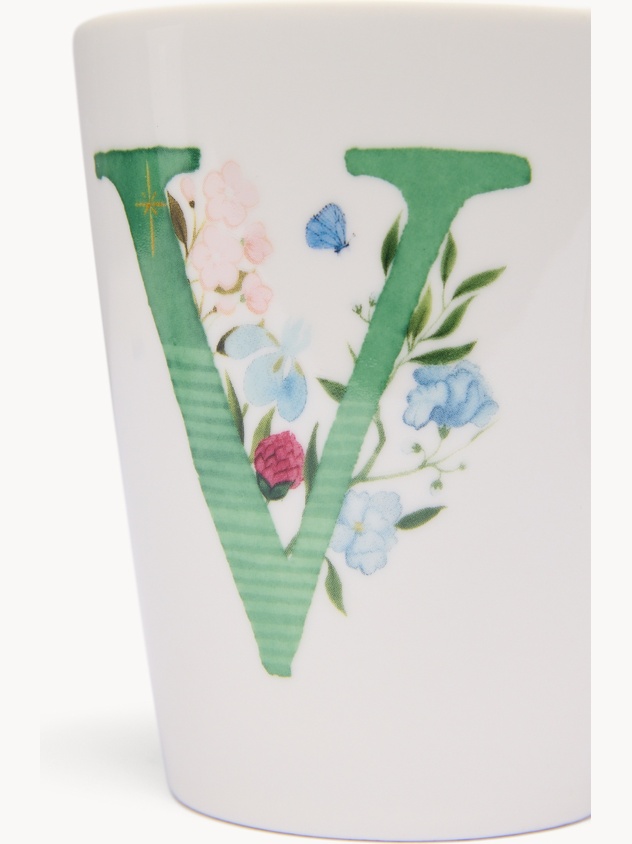 Mug in new bone china lettera V