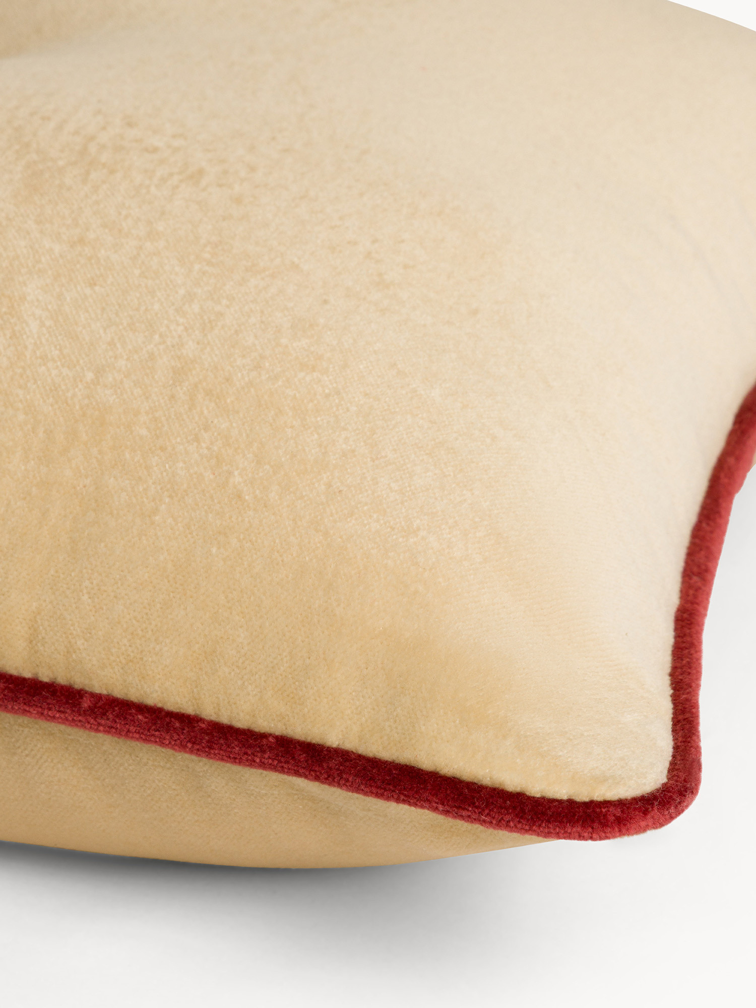 35x50 cm velvet cushion with contrasting piping, Red Bordeaux, large image number 1