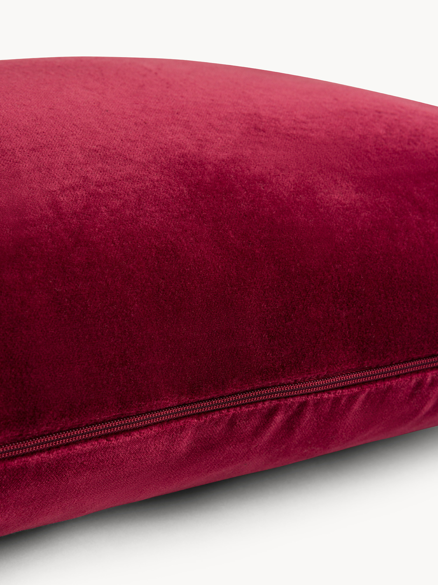 45x45 cm velvet pillow with fringes, Cherry Red, large image number 2