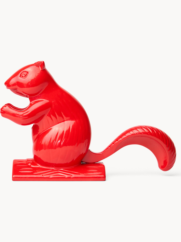 Squirrel-shaped nutcracker