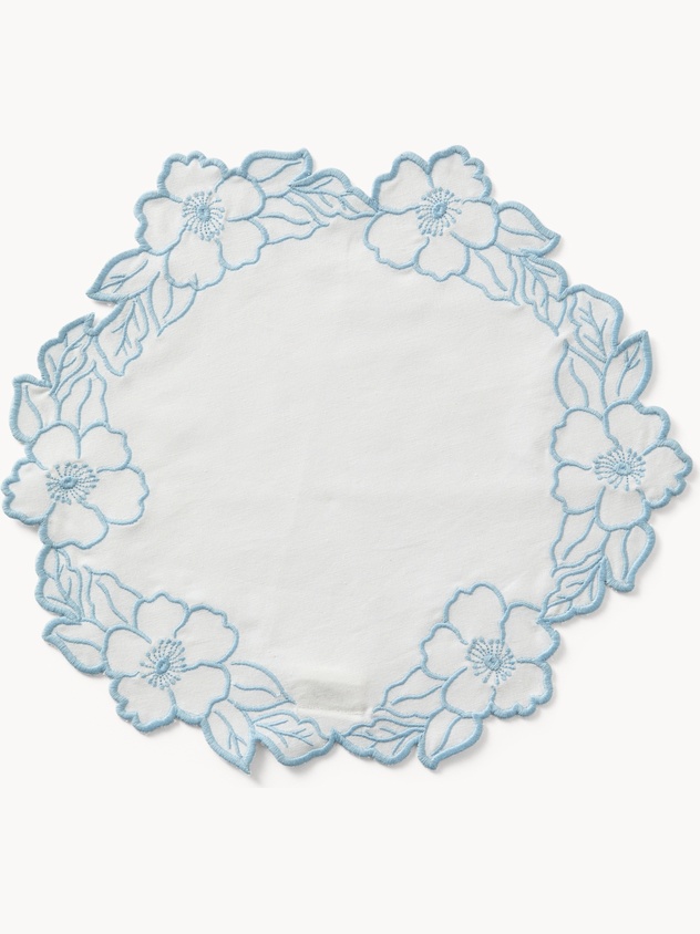 Laser-cut cotton placemat with flower embroidery