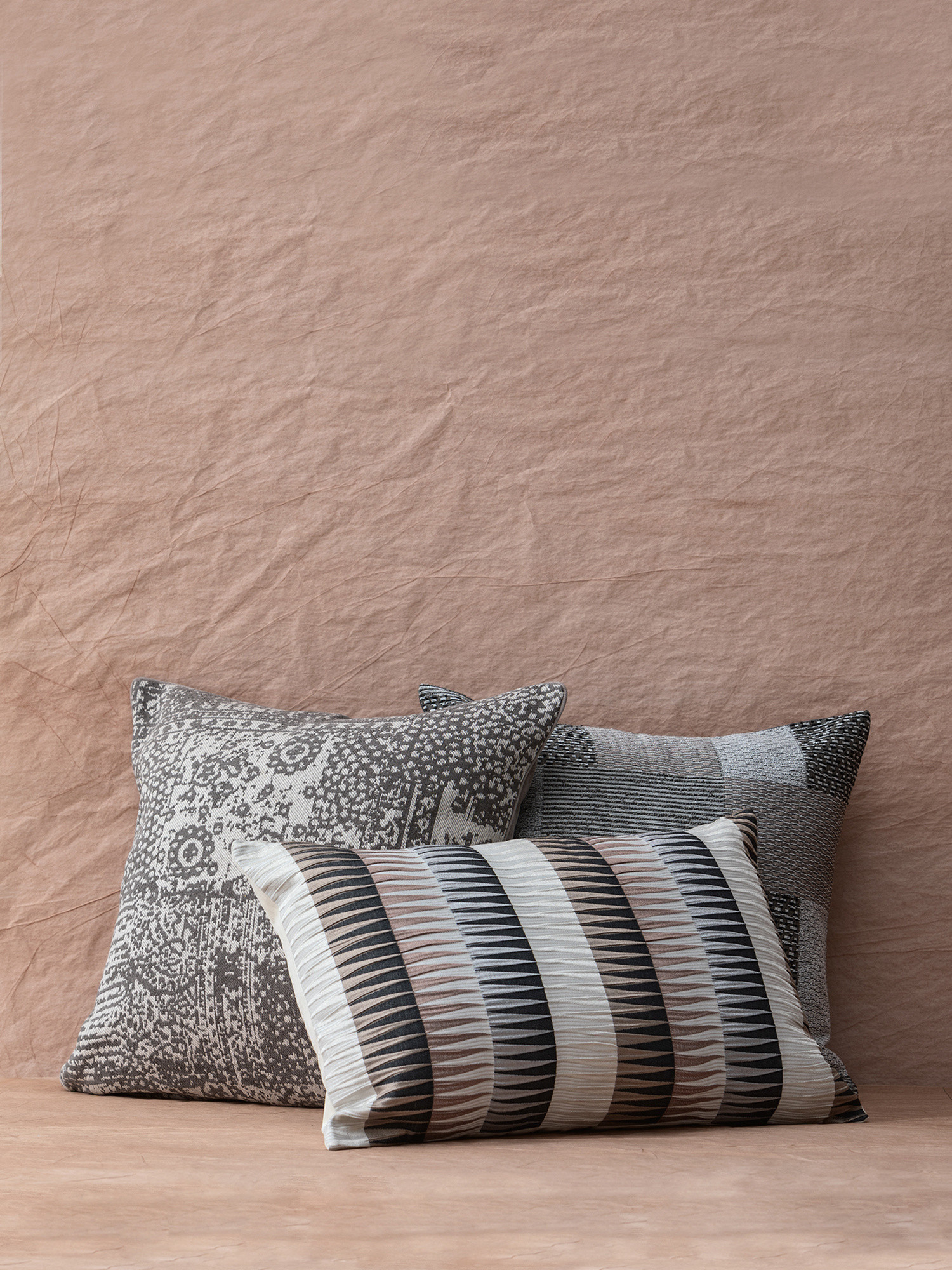 Jacquard cushion with geometric pattern 35x55cm, Beige, large image number 3