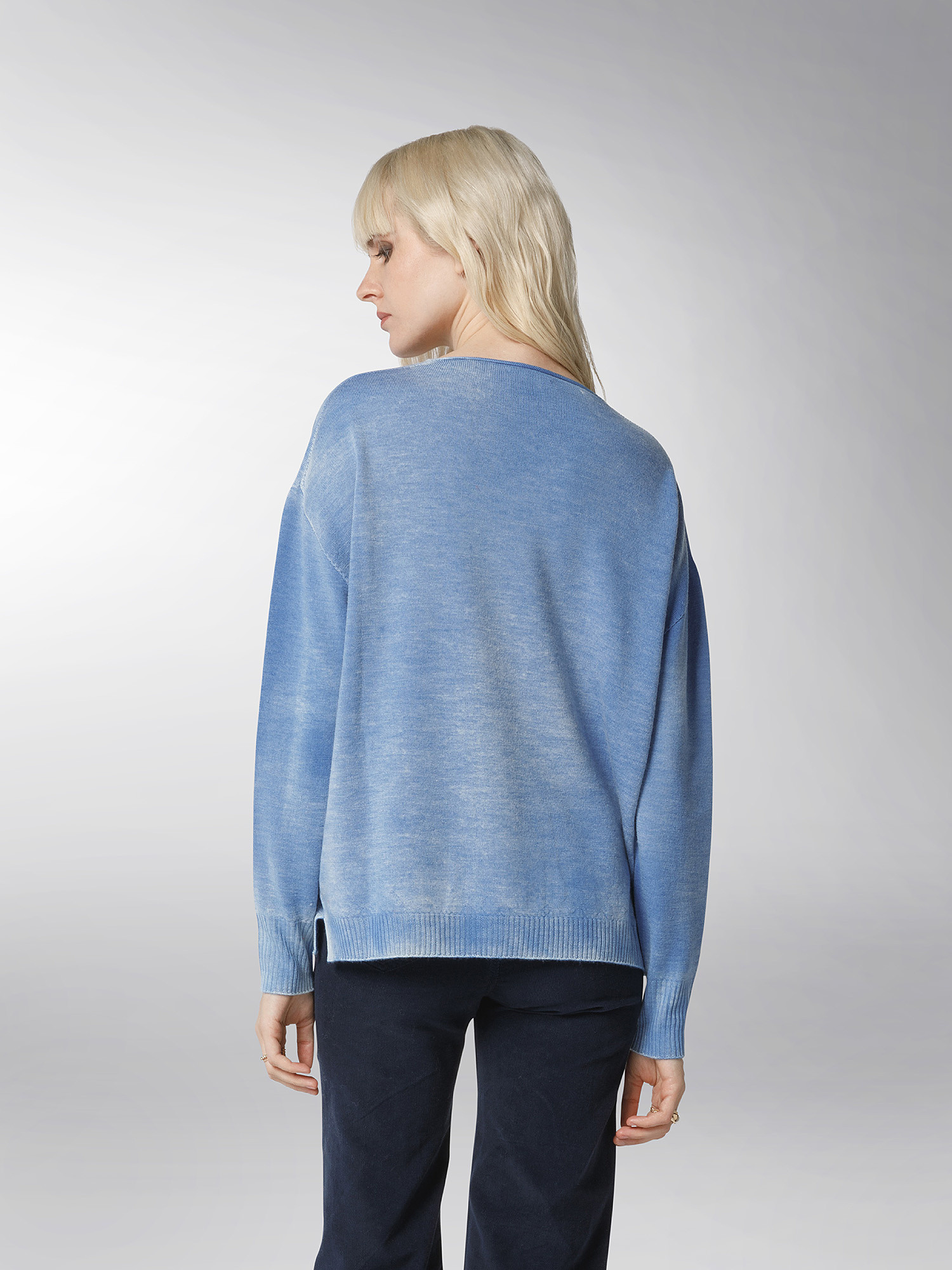 K Collection - V-neck sweater in extrafine wool, Blue, large image number 4