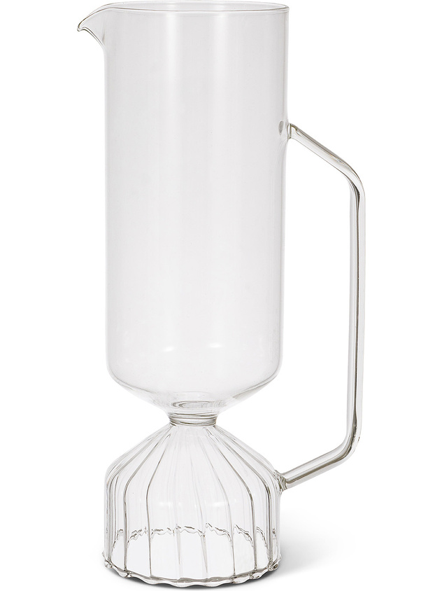 Optical base borosilicate glass carafe