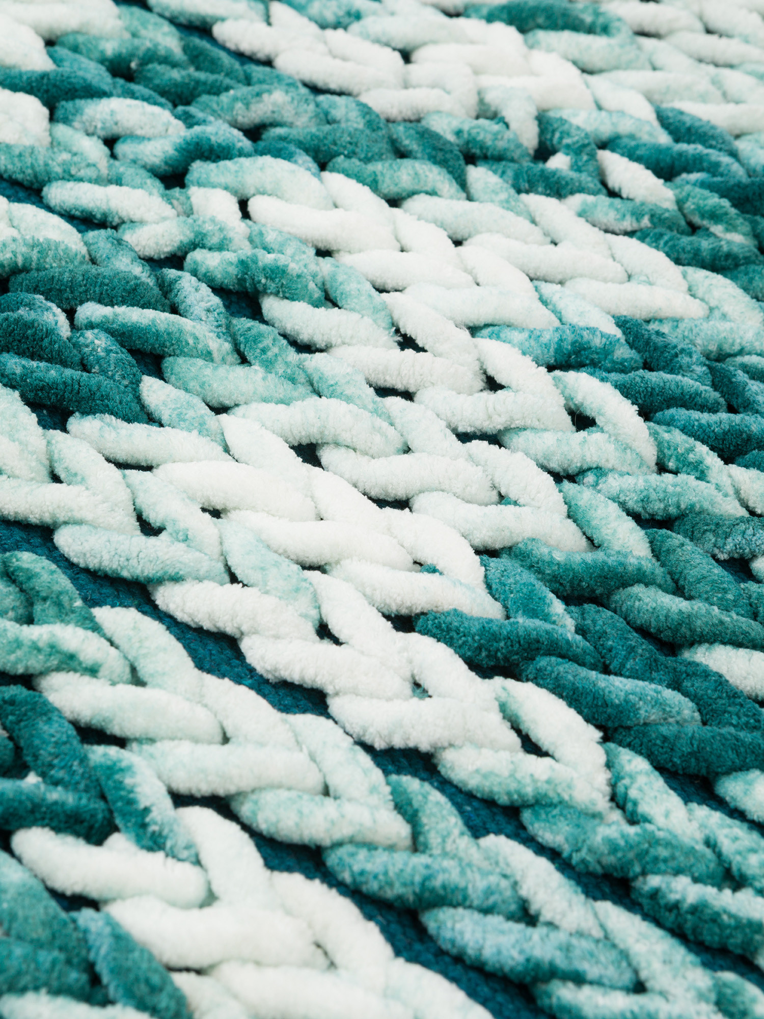 Micro cotton bathroom rug with braid pattern, Green, large image number 1