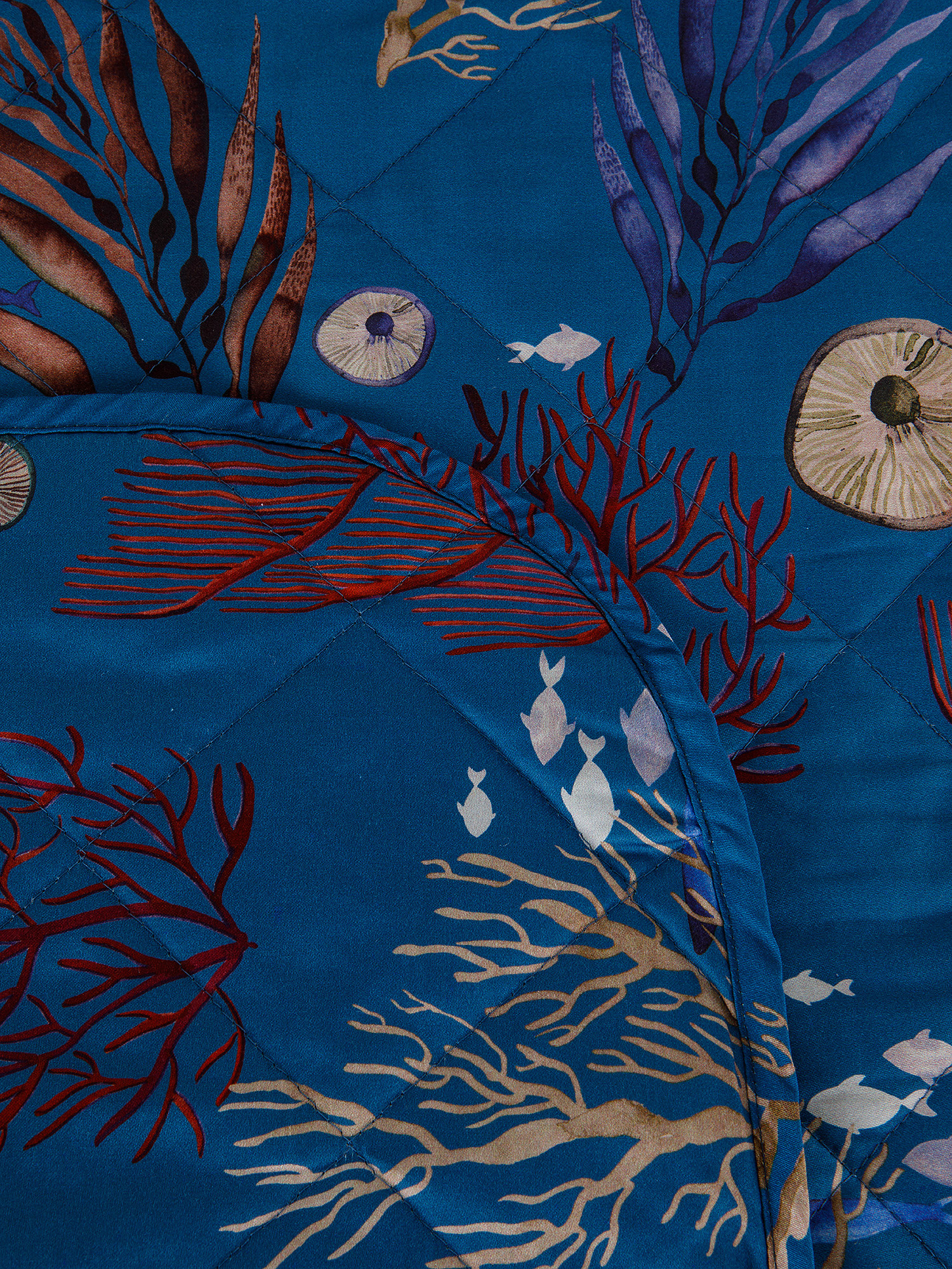 Navy patterned cotton satin quilt, Blue, large image number 1