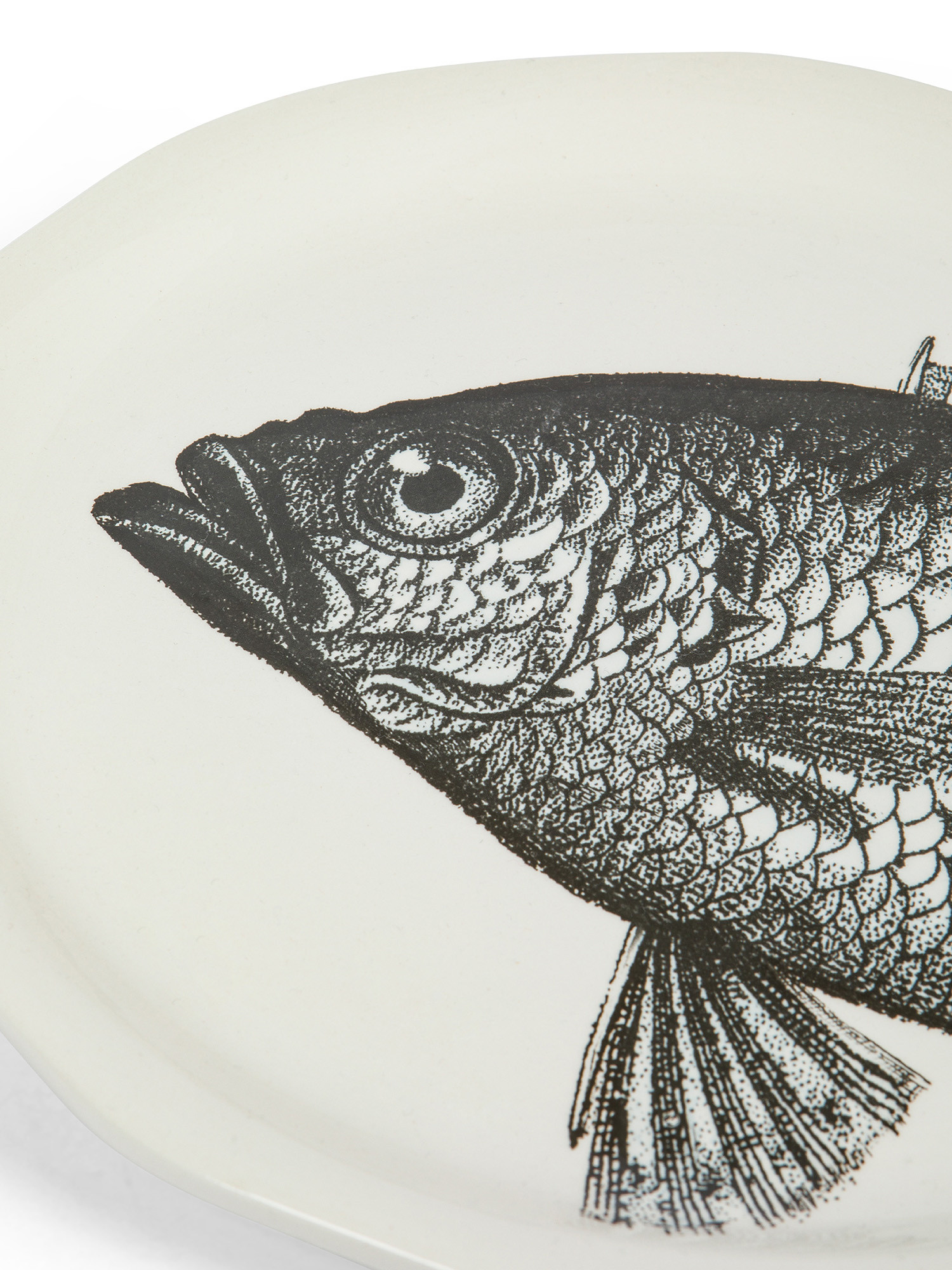 Round plate with fish design, White Black, large image number 1